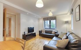 *Amazing Location!*In Heart Of The City. 2Br & Cot